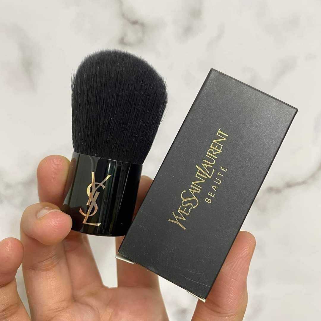 แปรงแต่งหน้า YSL Kabuki Brush กล่องดำ LINE SHOPPING