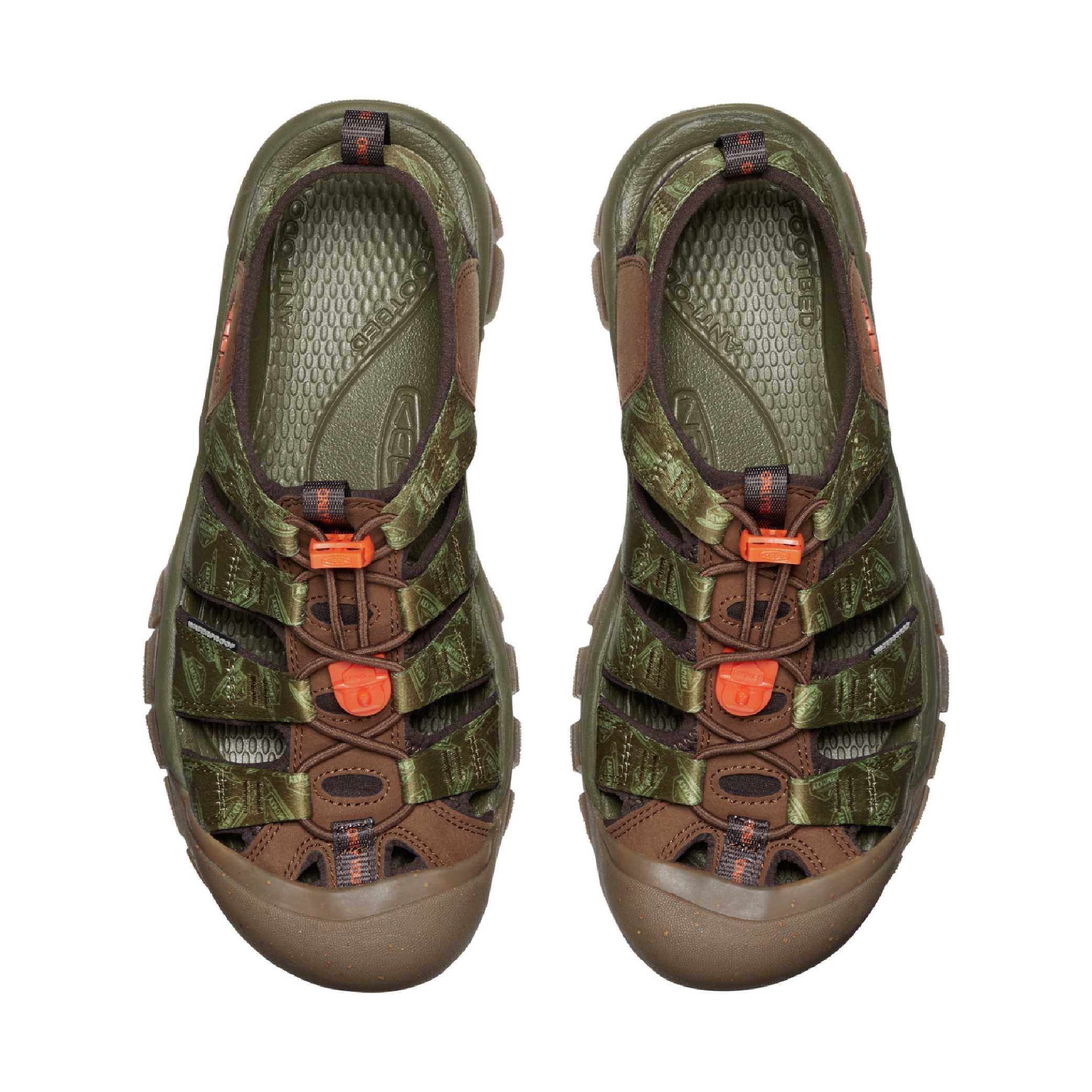 超目玉】【超目玉】新品 KEEN ニューポート レトロ25cm SMOKEY BEAR