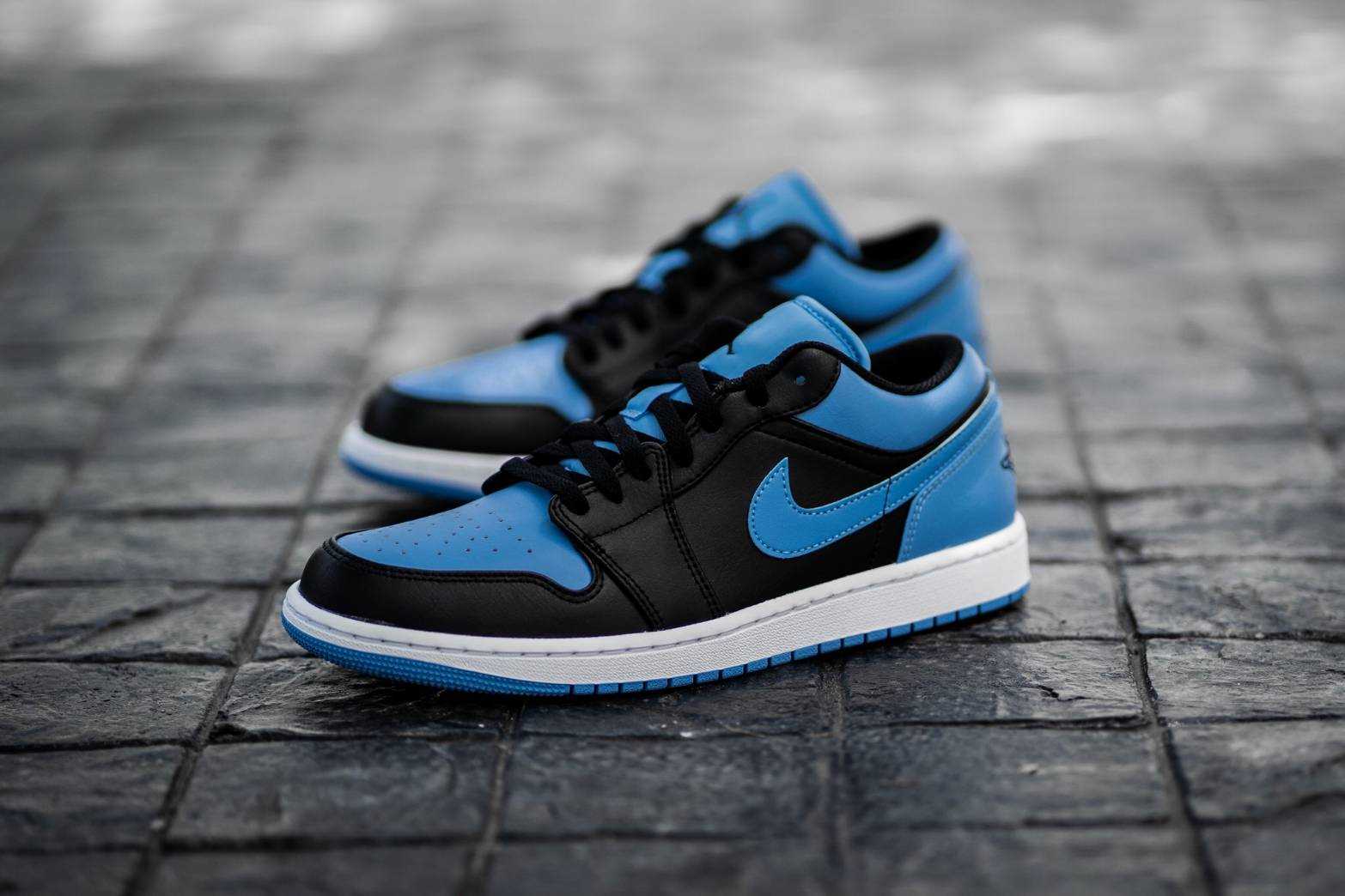 air jordan 1 low black and blue