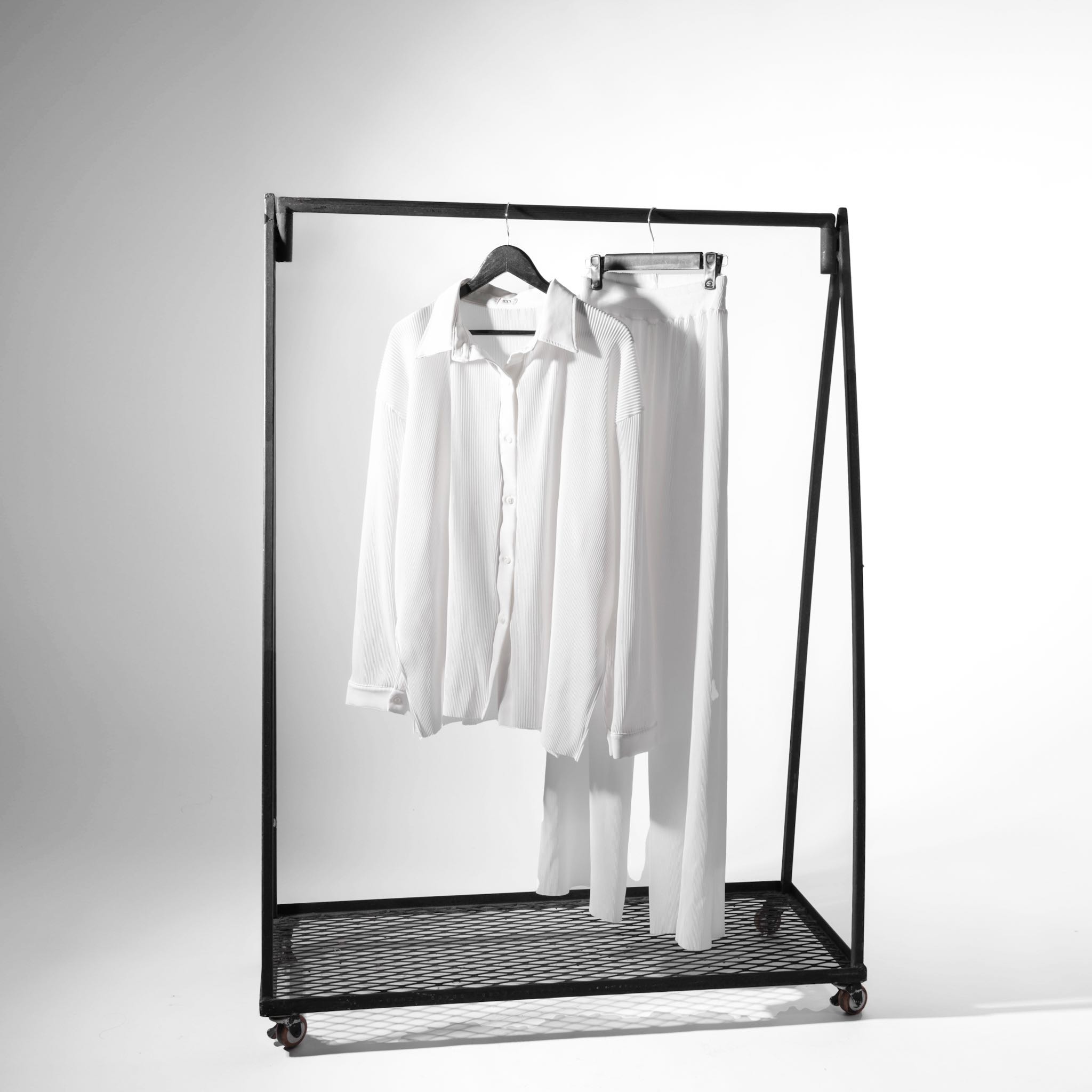 pleated-shirt-and-pants-set-line-shopping