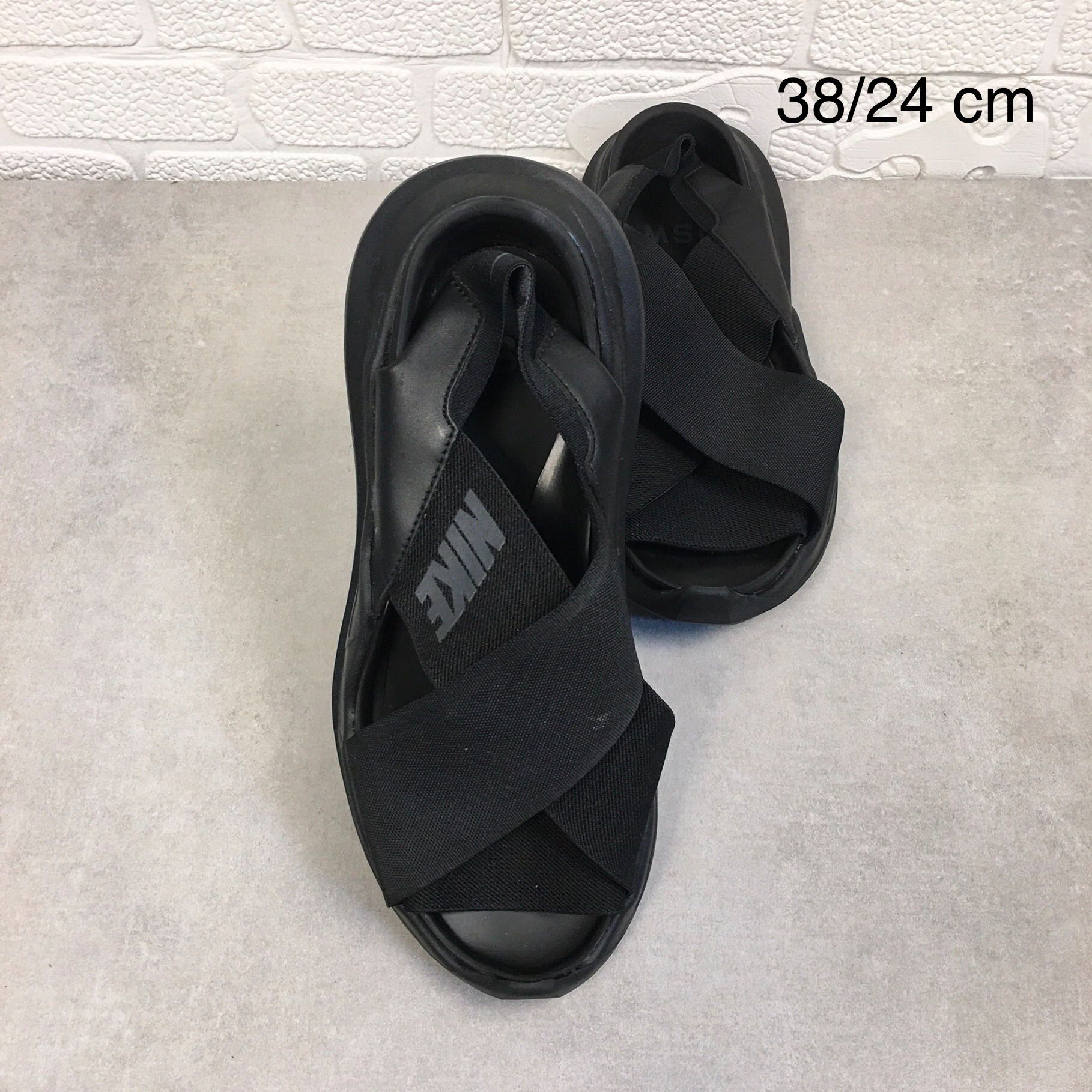 Women's nike hot sale praktisk sandals