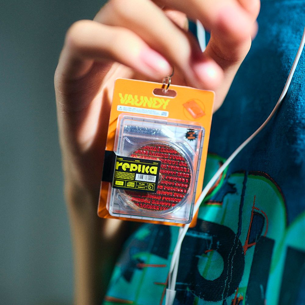 Vaundy Logo Room Light 